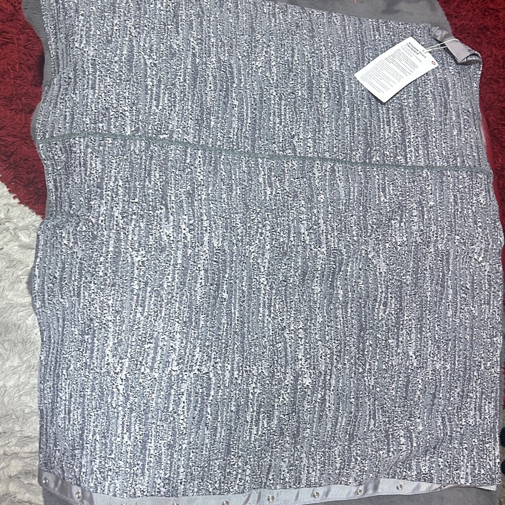 Lululemon Athletica Black and White Vinyasa Scarf - Picture 3 of 4